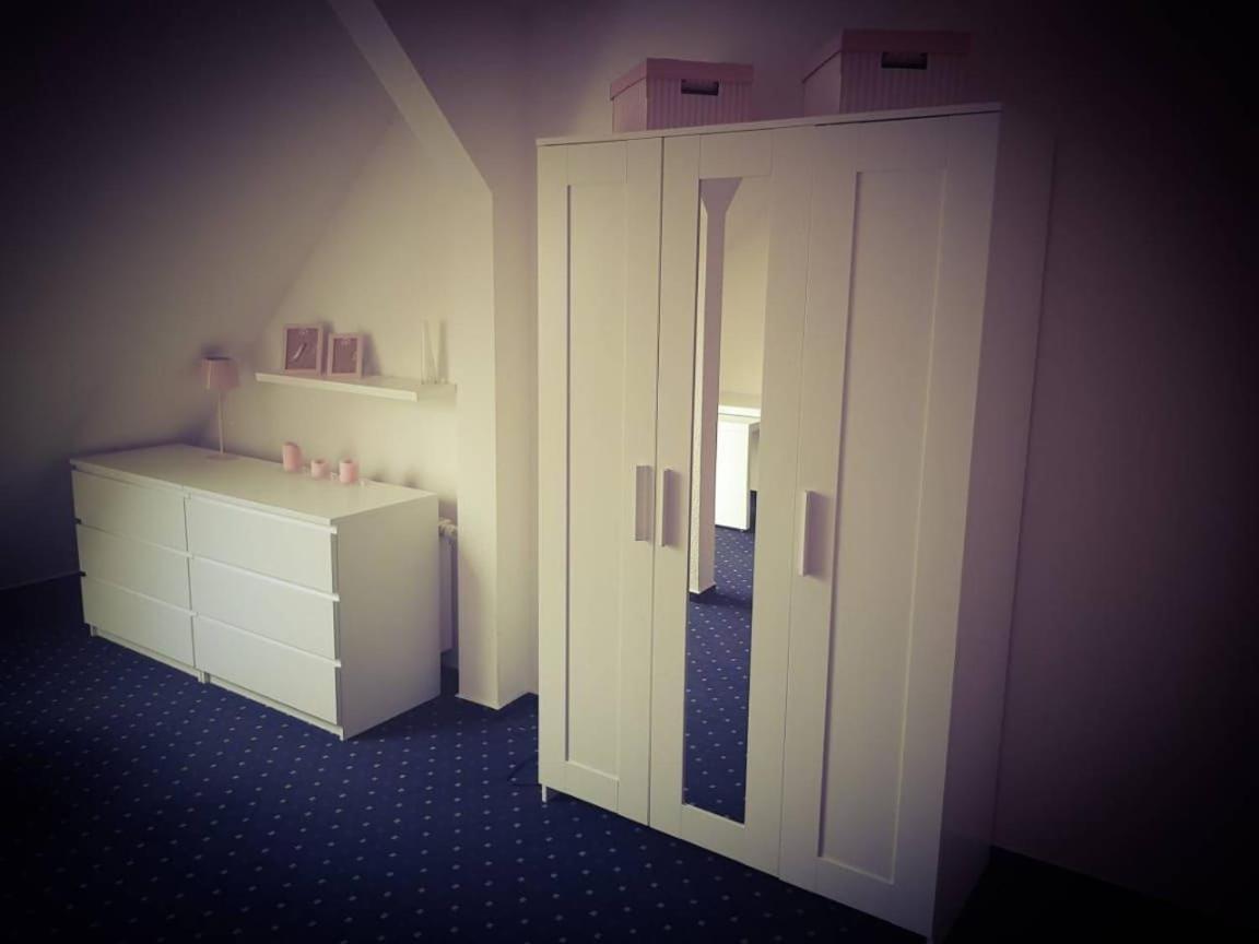 6 Bedroom Private & Lounge *