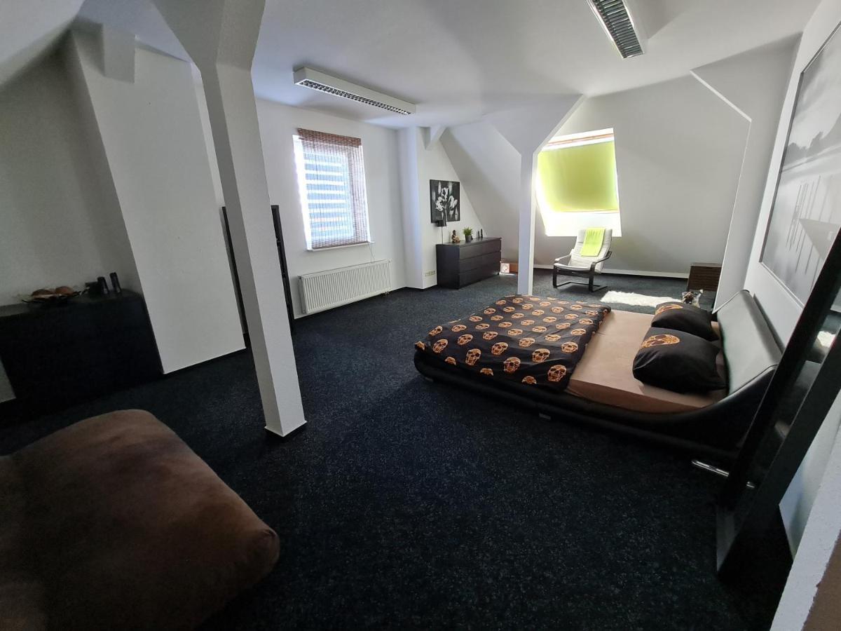 6 Bedroom Private & Lounge Apartment