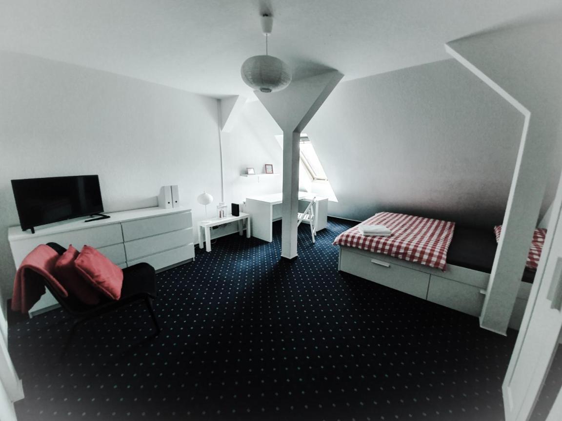 6 Bedroom Private & Lounge Apartment Rostock