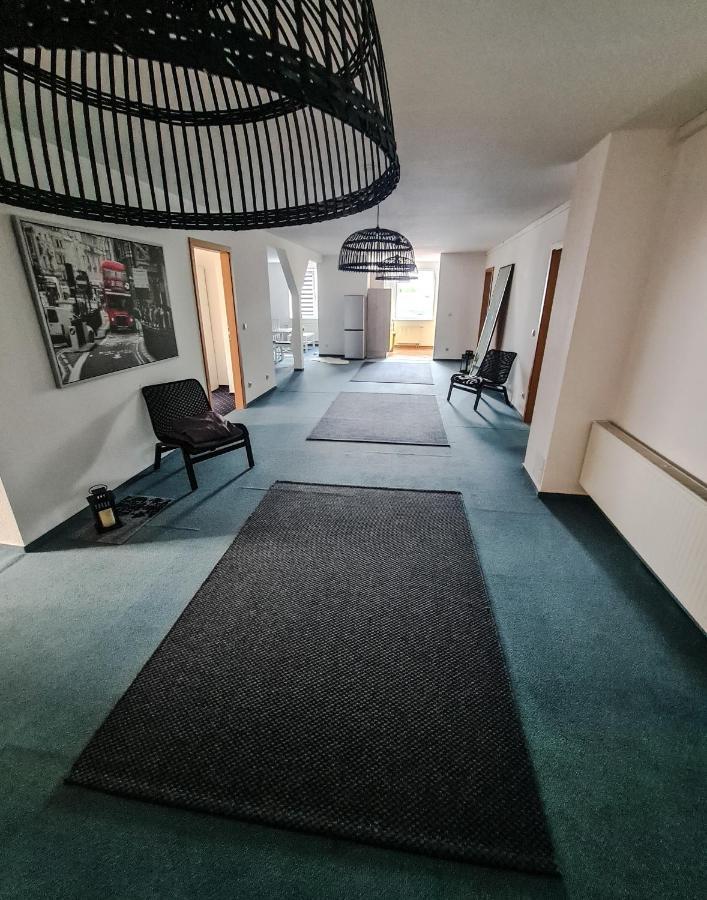 6 Bedroom Private & Lounge Apartment *