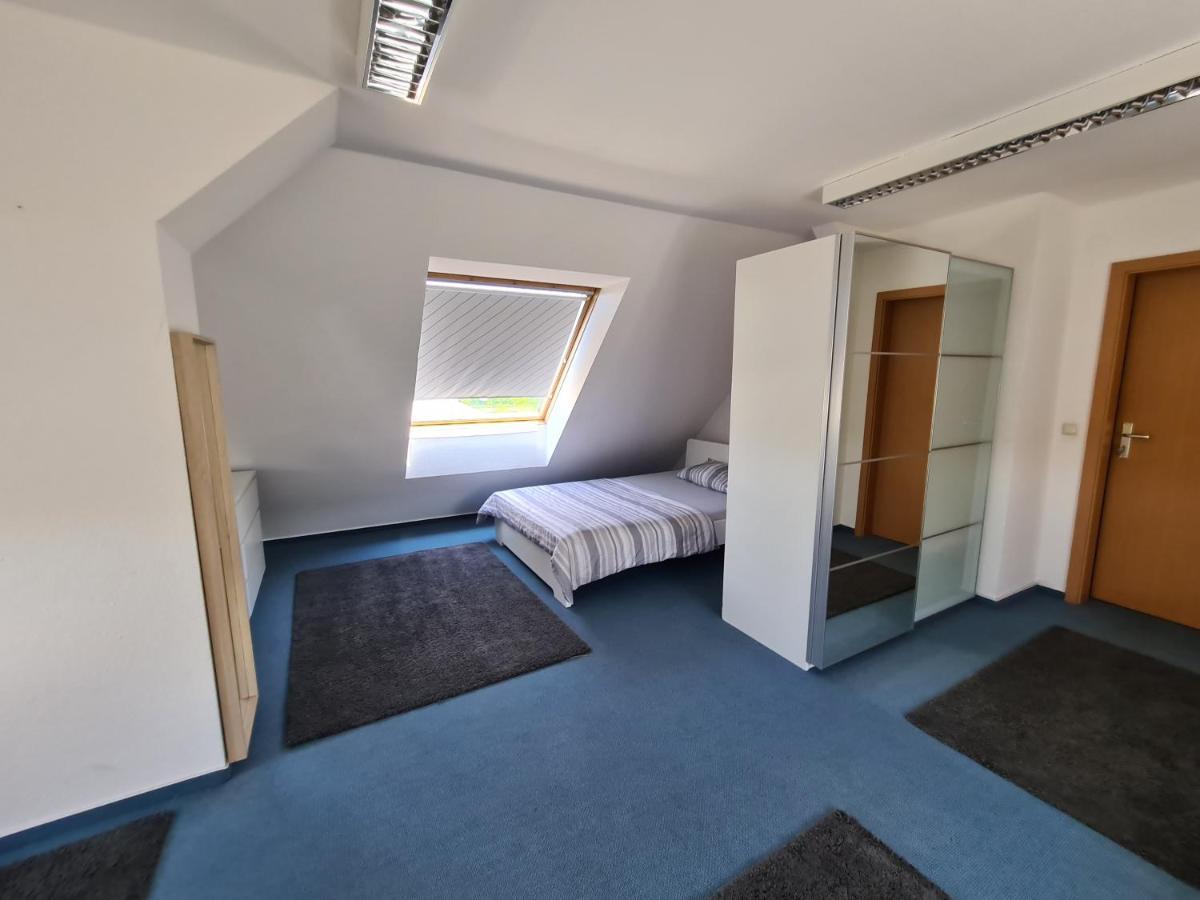 6 Bedroom Private & Lounge * Rostock